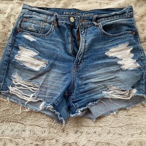 Sz 6 American Eagle shorts